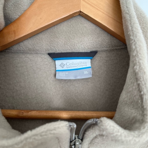 Columbia Men's Tan and Gray Sleeveless Fleece Vest size XL - Picture 3 of 6